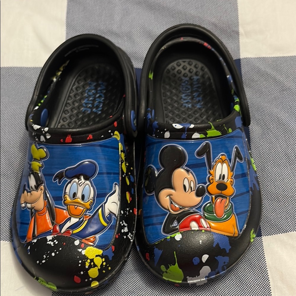 CROC-like shoe-Disney theme
